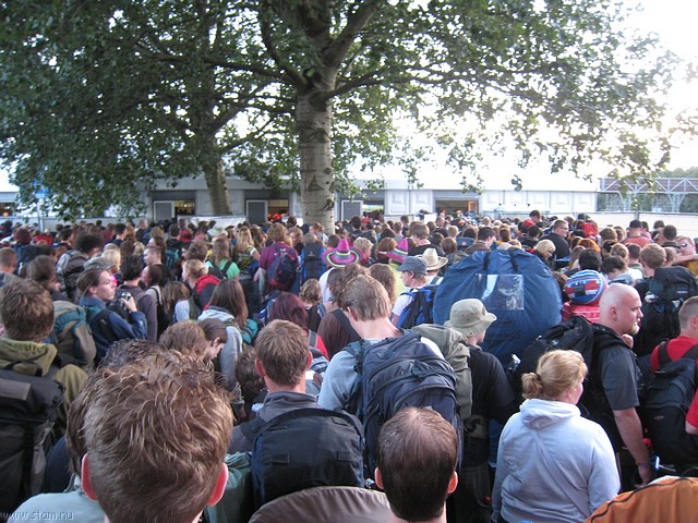 lowlands07-001.JPG
Make: Canon
Model: Canon DIGITAL IXUS 850 IS
DateTime: 16-8-2007 19:56:01
EXIFImageWidth: 3072
ExifImageLength: 2304
Flash: Flash did not fire - Auto mode
ShutterSpeedValue: 1/60 sec
ApertureValue: F2,8
FocalLength: 4,6 mm