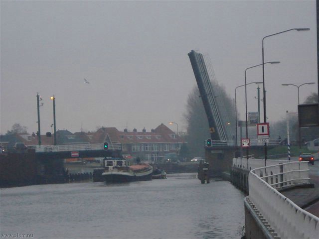 DSC00980.JPG
Make: SONY
Model: DSC-W30
DateTime: 22-11-2007 9:44:28
EXIFImageWidth: 640
ExifImageLength: 480
Flash: Flash fired - Strobe return light not detected - Compulsory flash firing
ISOSpeedRatings: ISO 320
FocalLength: 18,9 mm