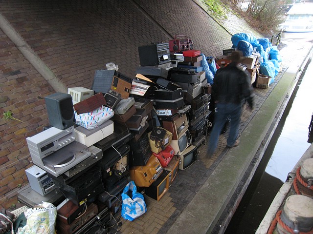 IMG_1145.JPG
Make: Canon
Model: Canon DIGITAL IXUS 850 IS
DateTime: 2-12-2007 14:03:31
EXIFImageWidth: 3072
ExifImageLength: 2304
Flash: Flash did not fire - Compulsory flash suppression
ShutterSpeedValue: 1/10 sec
ApertureValue: F2,8
FocalLength: 4,6 mm