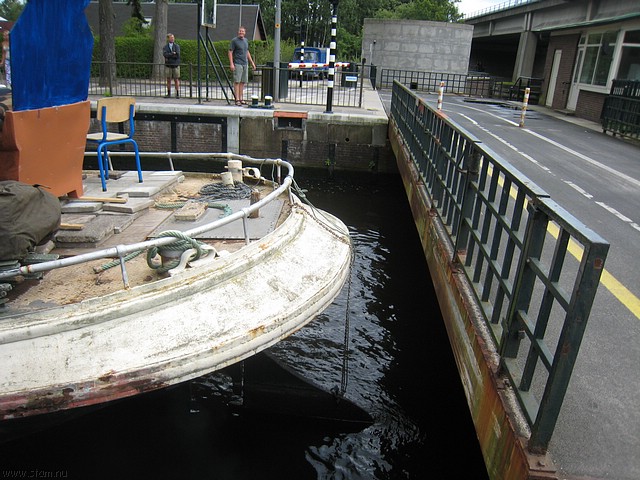 IMG_7606.JPG
Make: Canon
Model: Canon DIGITAL IXUS 850 IS
DateTime: 9-8-2008 12:35:22
EXIFImageWidth: 3072
ExifImageLength: 2304
Flash: Flash did not fire - Auto mode
ShutterSpeedValue: 1/403 sec
ApertureValue: F2,8
FocalLength: 4,6 mm