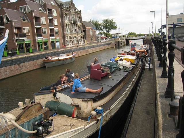 IMG_7637.JPG
Make: Canon
Model: Canon DIGITAL IXUS 850 IS
DateTime: 9-8-2008 15:36:45
EXIFImageWidth: 3072
ExifImageLength: 2304
Flash: Flash did not fire - Auto mode
ShutterSpeedValue: 1/636 sec
ApertureValue: F2,8
FocalLength: 4,6 mm