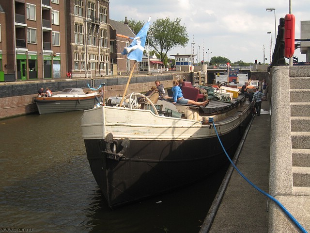 IMG_7638.JPG
Make: Canon
Model: Canon DIGITAL IXUS 850 IS
DateTime: 9-8-2008 15:37:02
EXIFImageWidth: 3072
ExifImageLength: 2304
Flash: Flash did not fire - Auto mode
ShutterSpeedValue: 1/636 sec
ApertureValue: F3,51
FocalLength: 7,56 mm