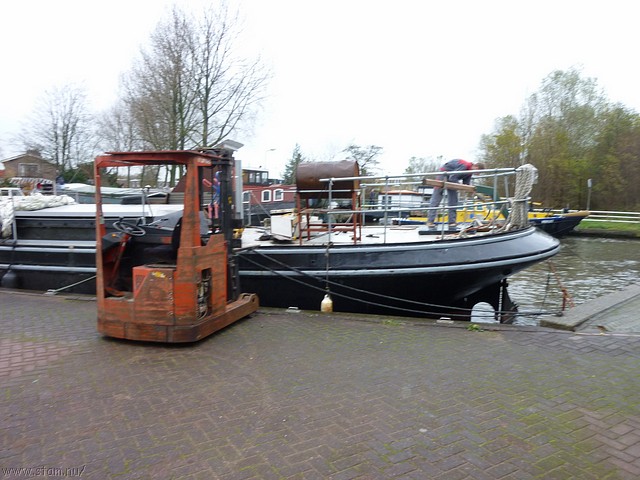 P1100663.JPG
Make: Panasonic
Model: DMC-ZX1
DateTime: 14-11-2010 14:56:26
EXIFImageWidth: 3264
ExifImageLength: 2448
Flash: Fired, auto mode
ISOSpeedRatings: ISO 100
FocalLength: 4,5 mm