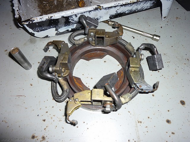 P1100688.JPG
Make: Panasonic
Model: DMC-ZX1
DateTime: 14-11-2010 18:10:50
EXIFImageWidth: 3264
ExifImageLength: 2448
Flash: Fired, auto mode
ISOSpeedRatings: ISO 100
FocalLength: 4,5 mm