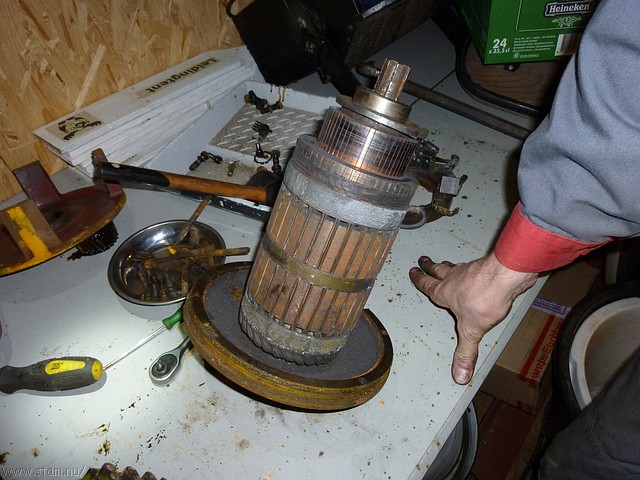 P1100689.JPG
Make: Panasonic
Model: DMC-ZX1
DateTime: 14-11-2010 18:15:19
EXIFImageWidth: 3264
ExifImageLength: 2448
Flash: Fired, auto mode
ISOSpeedRatings: ISO 250
FocalLength: 4,5 mm