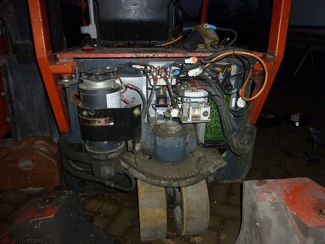 P1100975.JPG
Make: Panasonic
Model: DMC-ZX1
DateTime: 28-11-2010 17:10:45
EXIFImageWidth: 3264
ExifImageLength: 2448
Flash: Fired, auto mode
ISOSpeedRatings: ISO 320
FocalLength: 4,5 mm