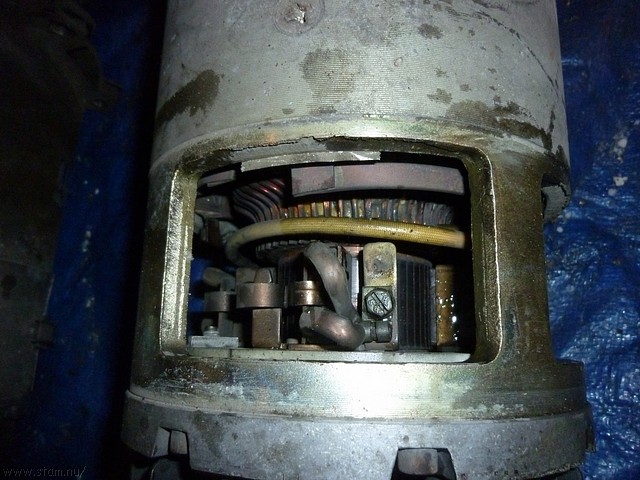 P1110019.JPG
Make: Panasonic
Model: DMC-ZX1
DateTime: 1-12-2010 0:11:01
EXIFImageWidth: 3264
ExifImageLength: 2448
Flash: Fired, auto mode
ISOSpeedRatings: ISO 400
FocalLength: 4,5 mm