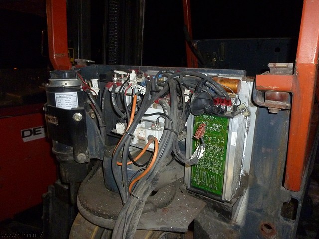 P1110057.JPG
Make: Panasonic
Model: DMC-ZX1
DateTime: 1-12-2010 20:28:32
EXIFImageWidth: 3264
ExifImageLength: 2448
Flash: Fired, auto mode
ISOSpeedRatings: ISO 400
FocalLength: 4,5 mm