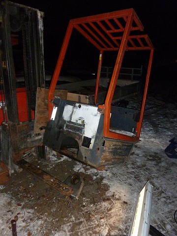 P1110068.JPG
Make: Panasonic
Model: DMC-ZX1
DateTime: 1-12-2010 22:01:44
EXIFImageWidth: 3264
ExifImageLength: 2448
Flash: Fired, auto mode
ISOSpeedRatings: ISO 500
FocalLength: 4,5 mm