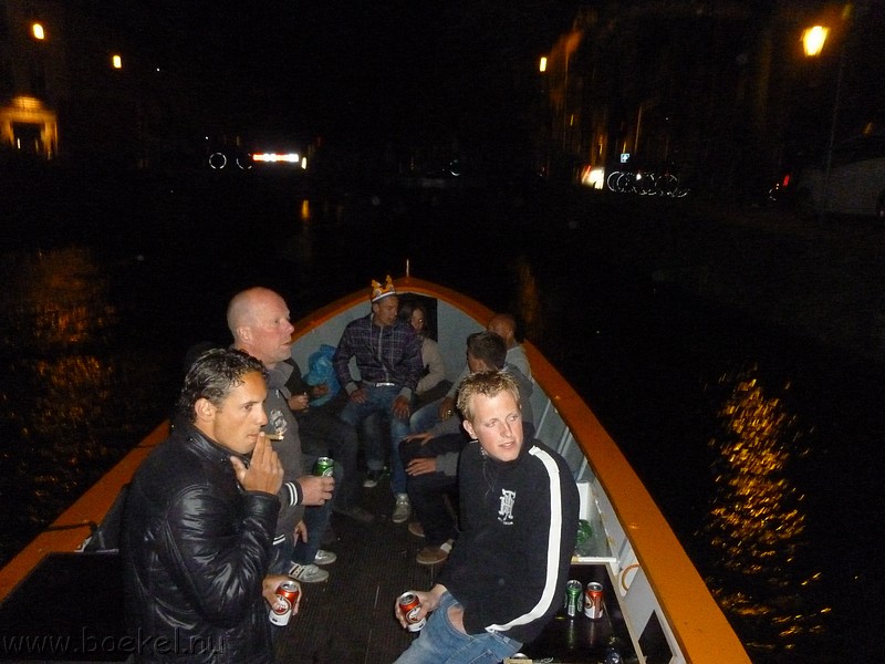 01_koninginnenacht_074.JPG
Make: Panasonic
Model: DMC-ZX1
DateTime: 30-4-2011 2:11:46
EXIFImageWidth: 3264
ExifImageLength: 2448
Flash: Fired, auto mode
ISOSpeedRatings: ISO 800
FocalLength: 4,5 mm