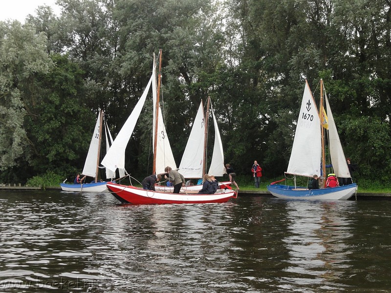 2011-07-27_friesland2011-014.JPG
Make: SONY
Model: DSC-HX5V
DateTime: 27-7-2011 19:20:47
EXIFImageWidth: 3648
ExifImageLength: 2736
Flash: No flash, compulsory flash suppression
ISOSpeedRatings: ISO 320
FocalLength: 9,04 mm