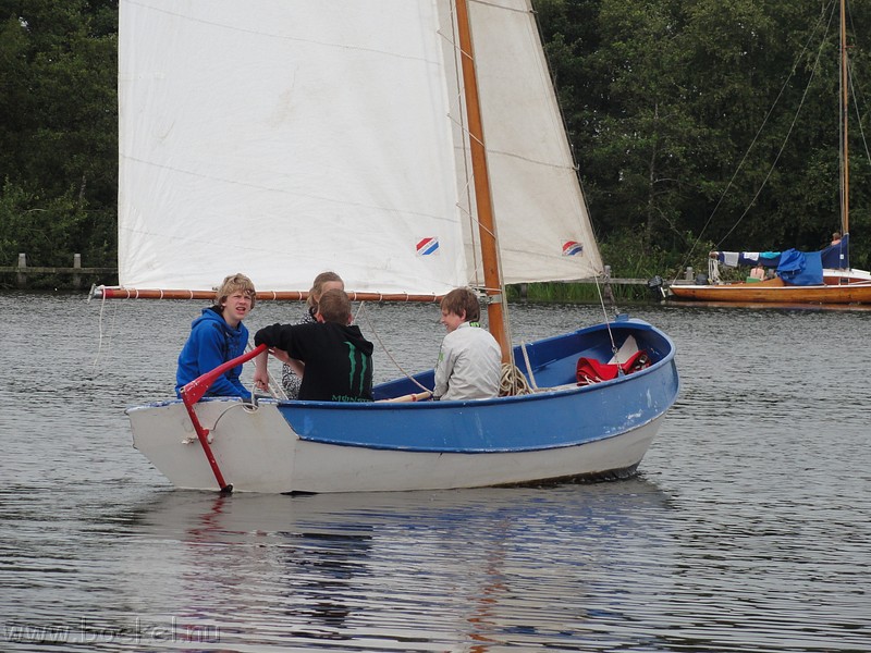 2011-07-28_friesland2011-010.JPG
Make: SONY
Model: DSC-HX5V
DateTime: 28-7-2011 10:26:43
EXIFImageWidth: 3648
ExifImageLength: 2736
Flash: No flash, auto mode
ISOSpeedRatings: ISO 125
FocalLength: 34,59 mm
