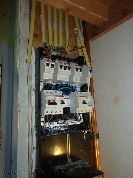 P1200147.JPG
Make: Panasonic
Model: DMC-ZX1
DateTime: 12-2-2012 14:29:33
EXIFImageWidth: 3264
ExifImageLength: 2448
Flash: Fired, auto mode
ISOSpeedRatings: ISO 320
FocalLength: 4,5 mm