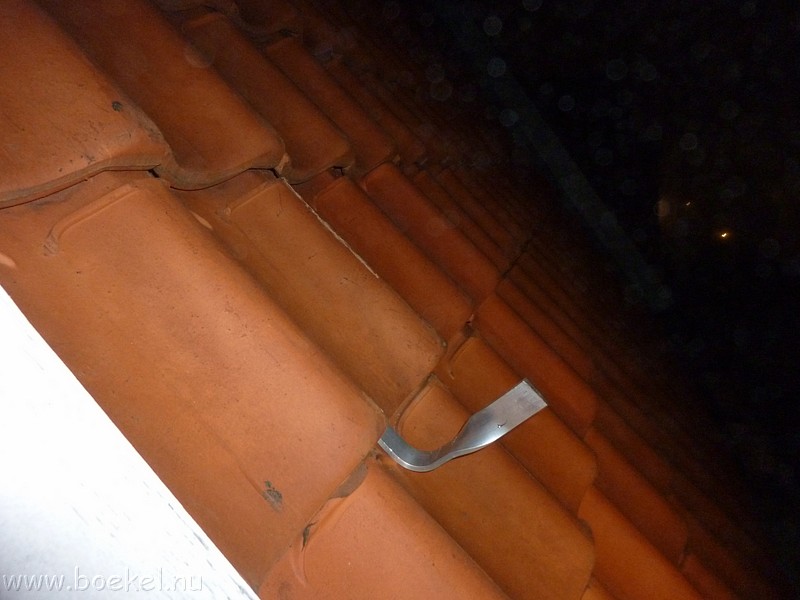 P1200316.JPG
Make: Panasonic
Model: DMC-ZX1
DateTime: 1-3-2012 22:24:25
EXIFImageWidth: 3264
ExifImageLength: 2448
Flash: Fired, auto mode
ISOSpeedRatings: ISO 400
FocalLength: 4,5 mm