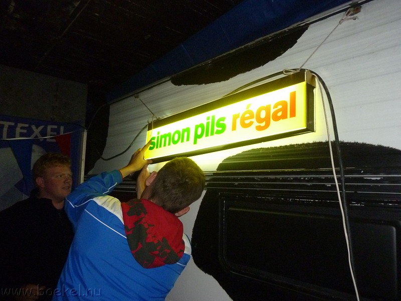 P1210644.JPG
Make: Panasonic
Model: DMC-ZX1
DateTime: 17-5-2012 0:39:42
EXIFImageWidth: 3264
ExifImageLength: 2448
Flash: Fired, auto mode
ISOSpeedRatings: ISO 400
FocalLength: 4,5 mm