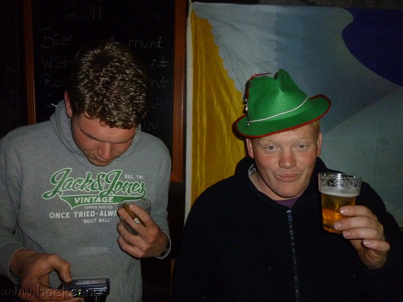 P1210660.JPG
Make: Panasonic
Model: DMC-ZX1
DateTime: 17-5-2012 0:43:16
EXIFImageWidth: 3264
ExifImageLength: 2448
Flash: Fired, auto mode
ISOSpeedRatings: ISO 400
FocalLength: 4,5 mm