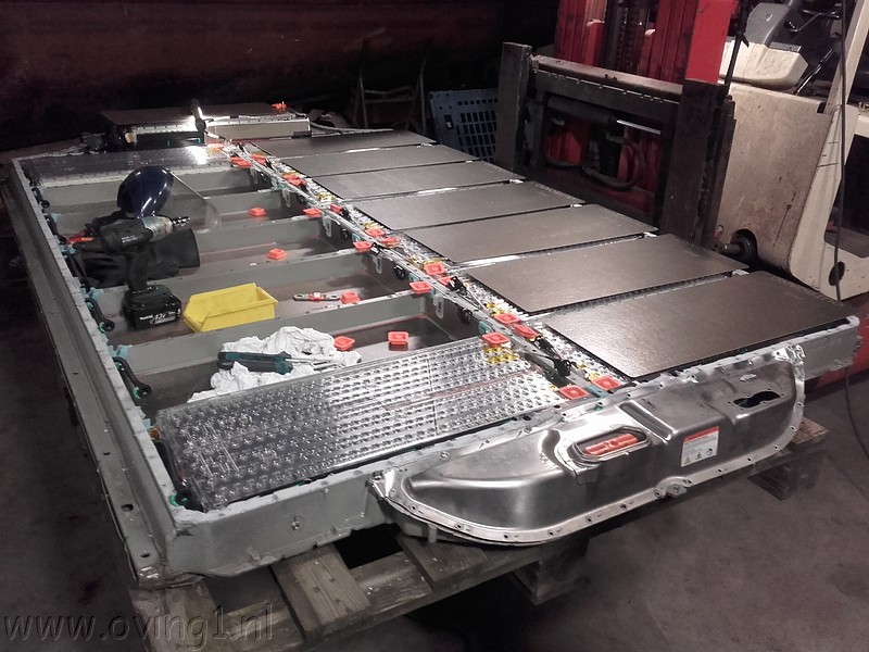 Tesla_85kWh_046.jpg
Make: SAMSUNG
Model: SM-G388F
DateTime: 25-1-2017 19:07:21
EXIFImageWidth: 2592
ExifImageLength: 1944
Flash: No flash, auto mode
ISOSpeedRatings: ISO 170
ShutterSpeedValue:  1/14 sec
ApertureValue: F2,2
FocalLength: 3,31 mm